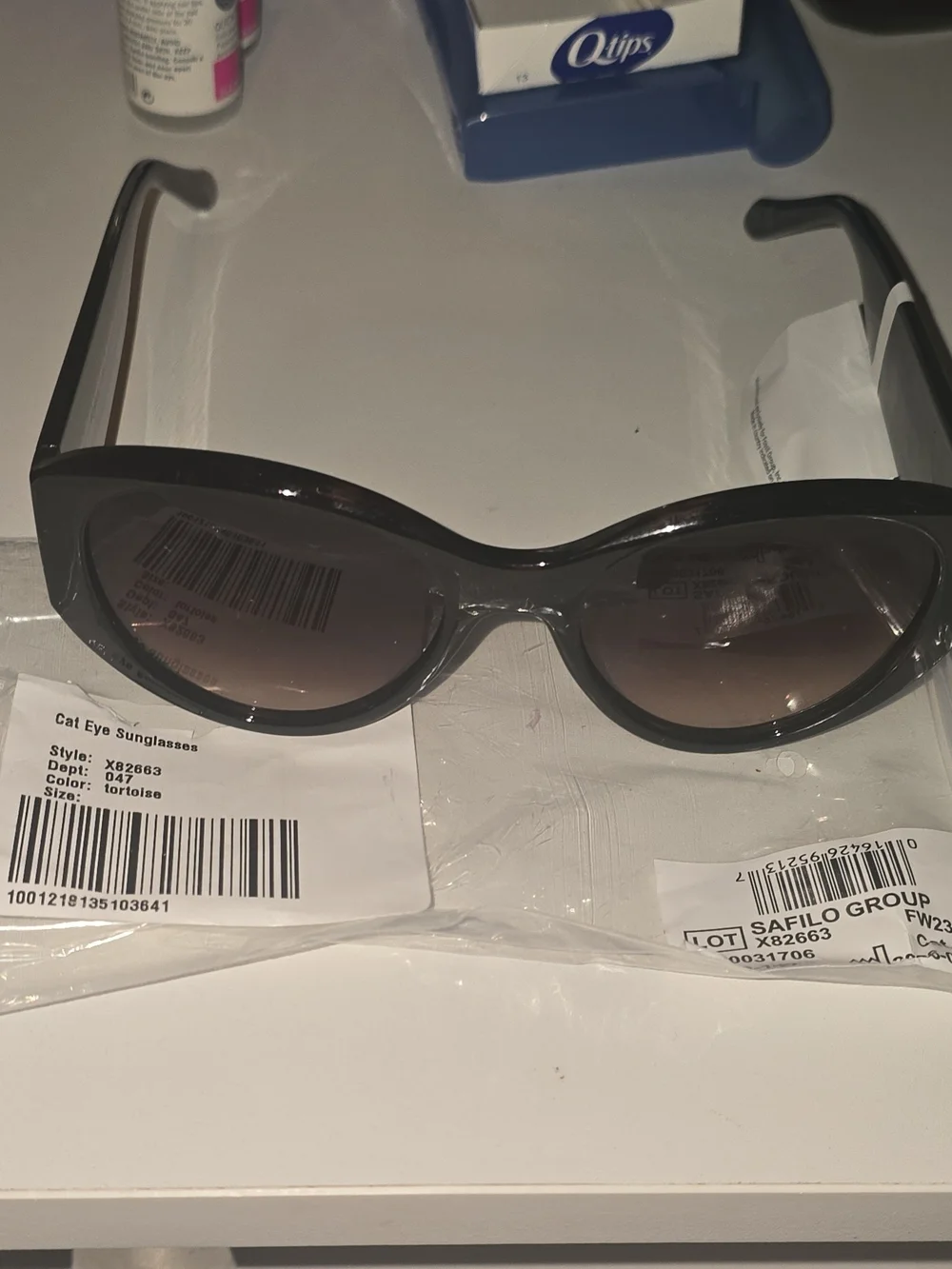 NWT - Fossil X82663 Women's Cat Eye Sunglasses Tortoise Shell & Brown Gradient